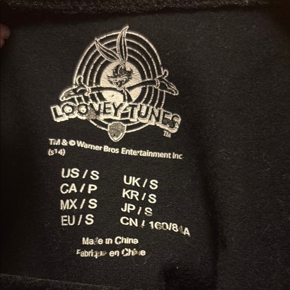 Warner Bros. Looney Tunes Black Graphic Apparel - Picture 2 of 2